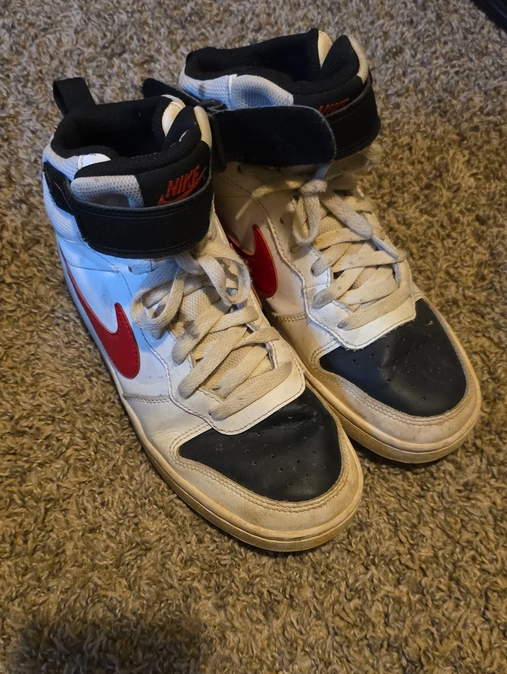 Nike Kids High-Top Sneakers in White, Black & Red Swoosh